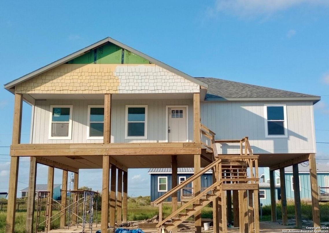 Exterior, Facade, Farmhouse