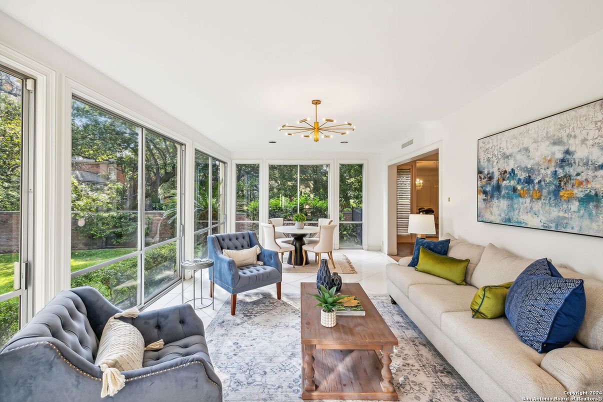 Dining room, Interior, Living room, Pendant Lights, Sun Room