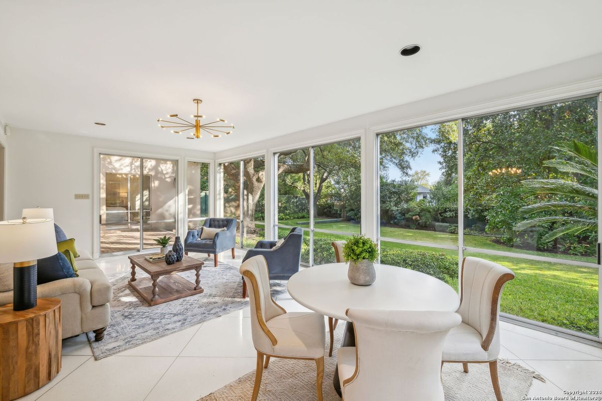 Dining room, Interior, Living room, Pendant Lights, Recessed Lighting, Sun Room