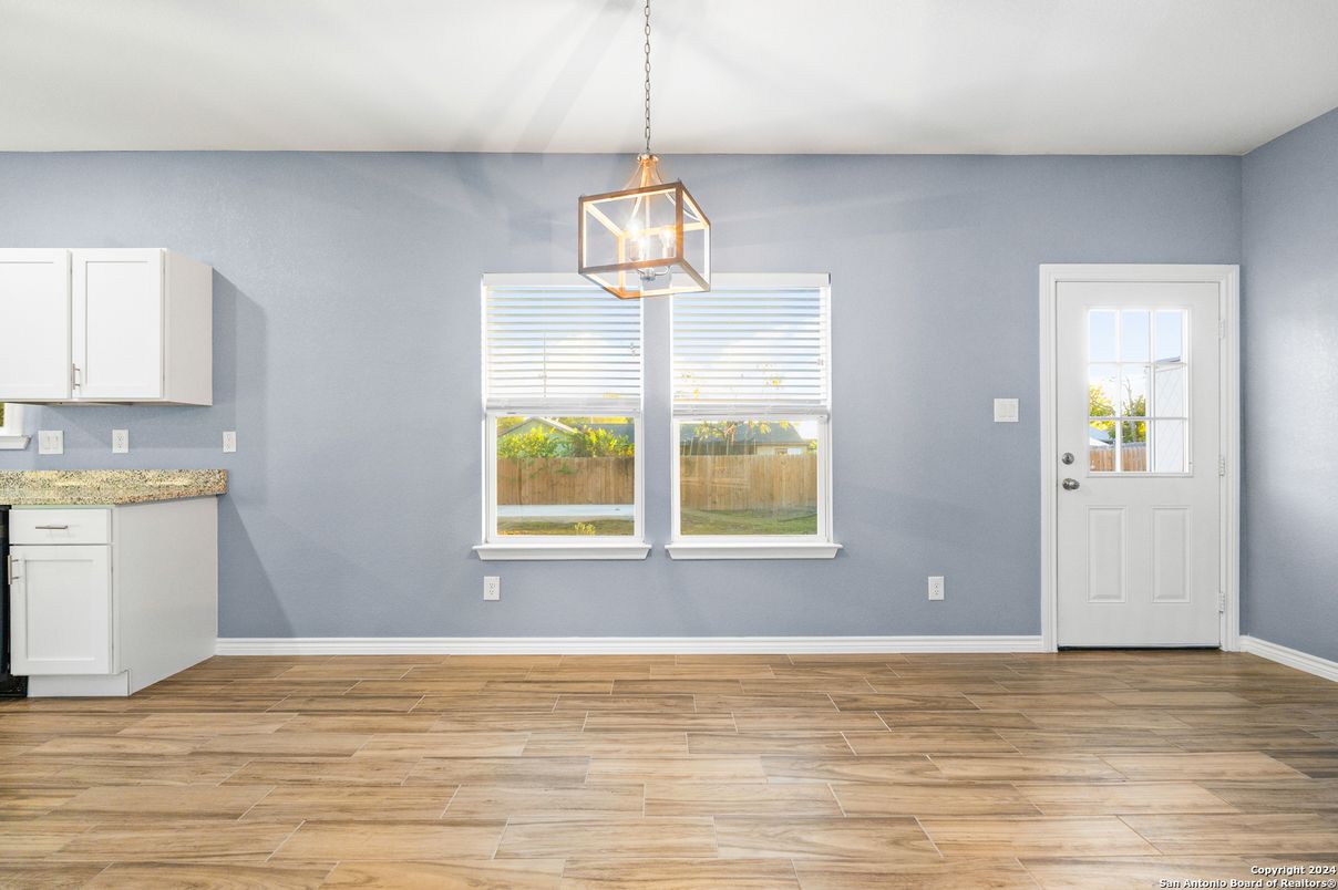 Interior, Pendant Lights, Wood Texture Flooring