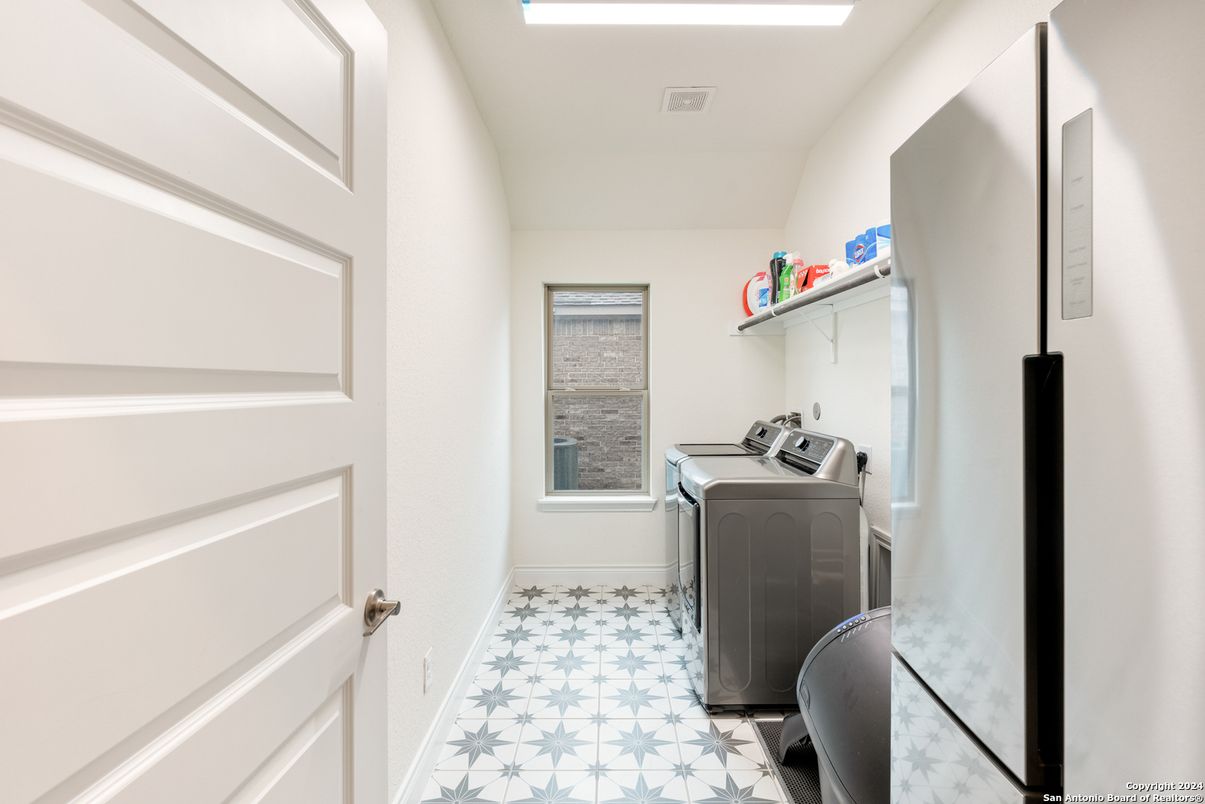 Interior, Washer
