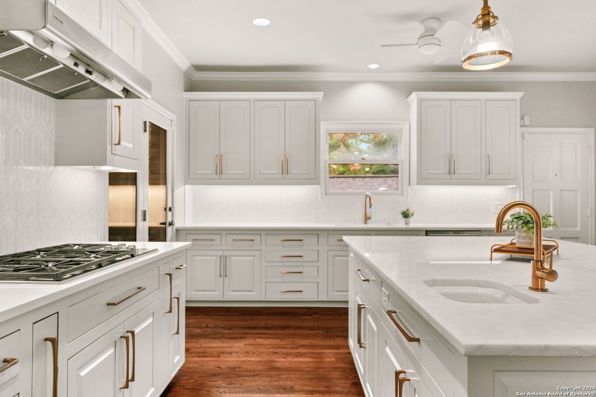 Interior, Kitchen, Pendant Lights, Recessed Lighting, Wood Texture Flooring