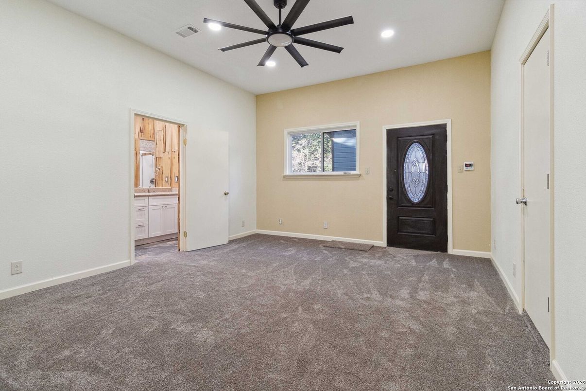 Bathroom, Empty room, Interior, Recessed Lighting