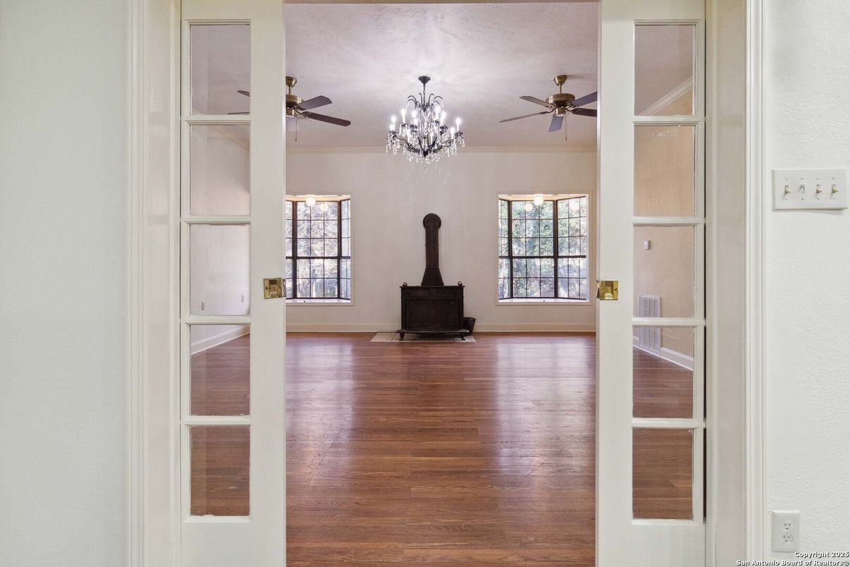 Chandelier, Empty room, Interior, Wood Texture Flooring