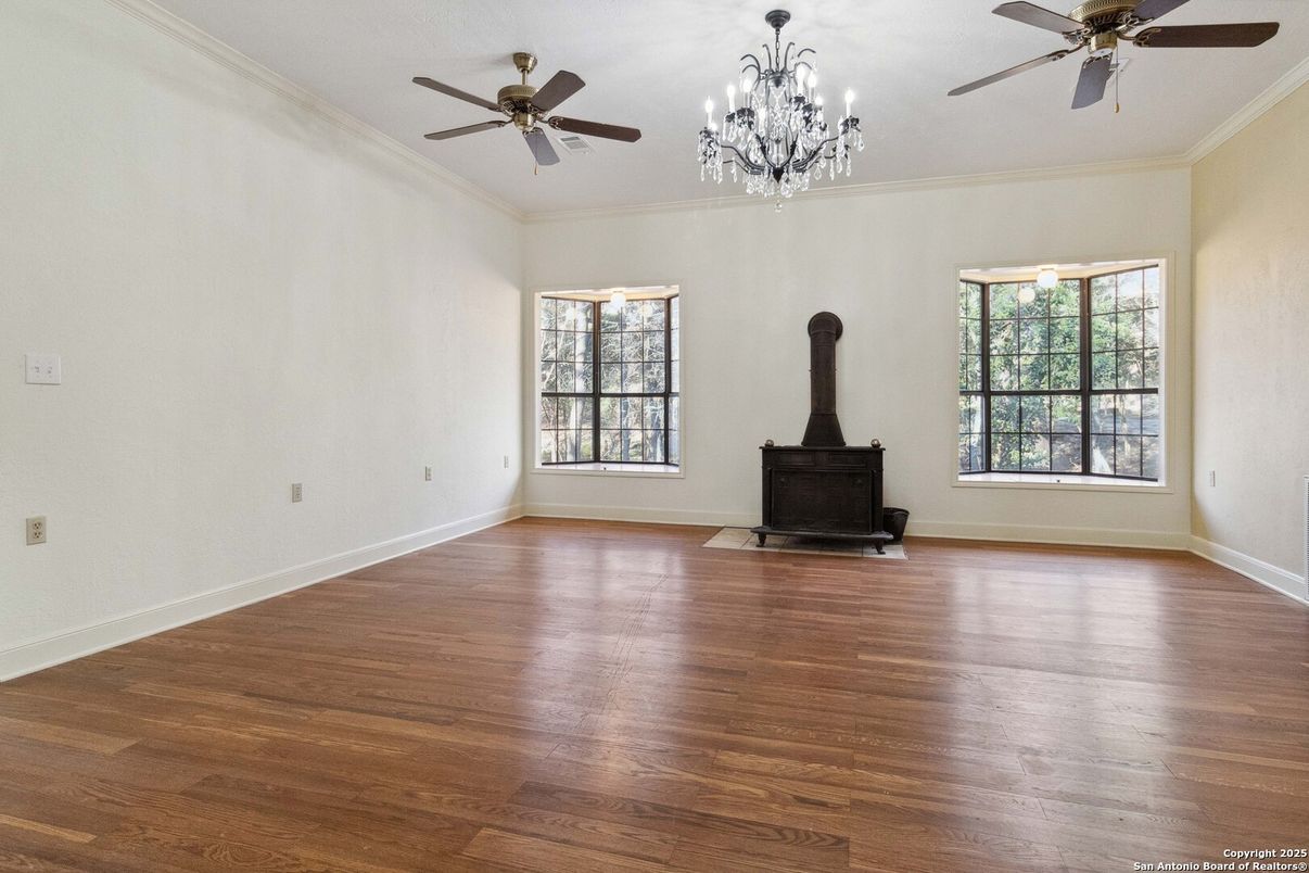 Chandelier, Empty room, Interior, Wood Texture Flooring