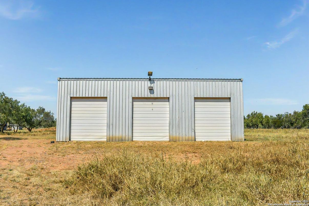 Detached Garage, Exterior