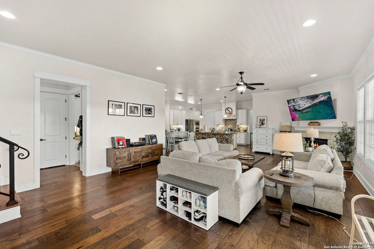 Interior, Kitchen, Living room, Pendant Lights, Recessed Lighting, Stainless Steel Appliances, Wood Texture Flooring