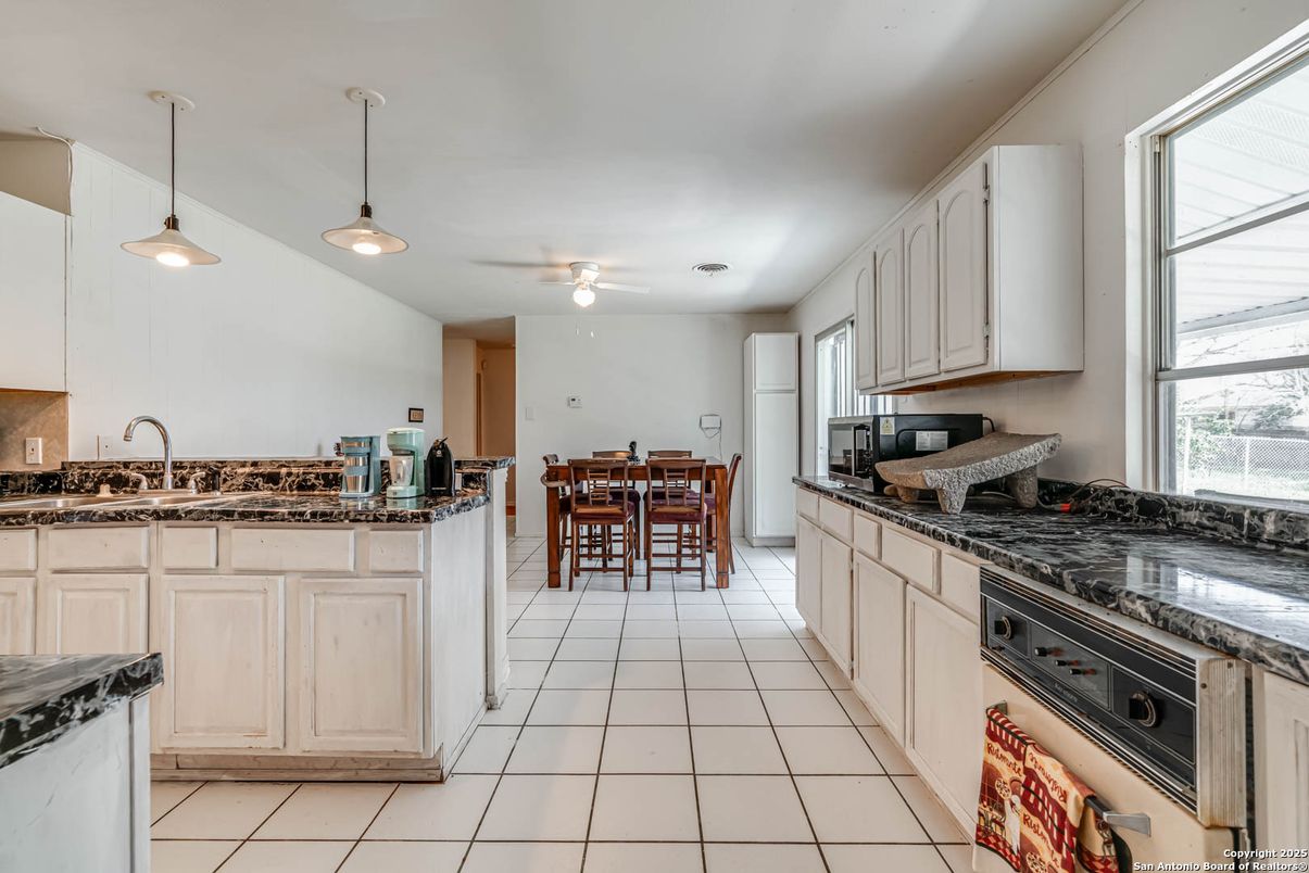 Dining room, Interior, Kitchen, Pendant Lights