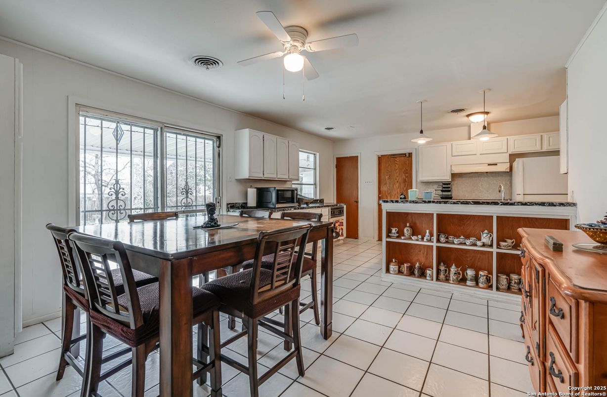Dining room, Interior, Kitchen, Pendant Lights