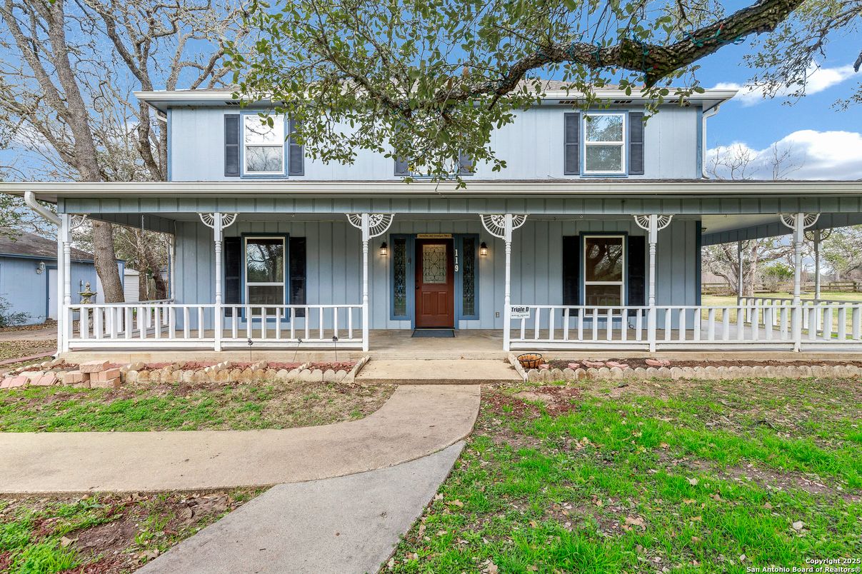 Exterior, Facade, American Foursquare