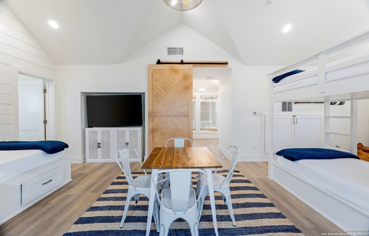 Bedroom, Dining room, Interior, Recessed Lighting, Wood Texture Flooring