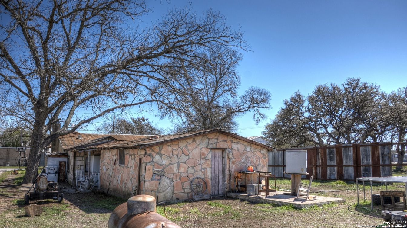 Backyard, Exterior