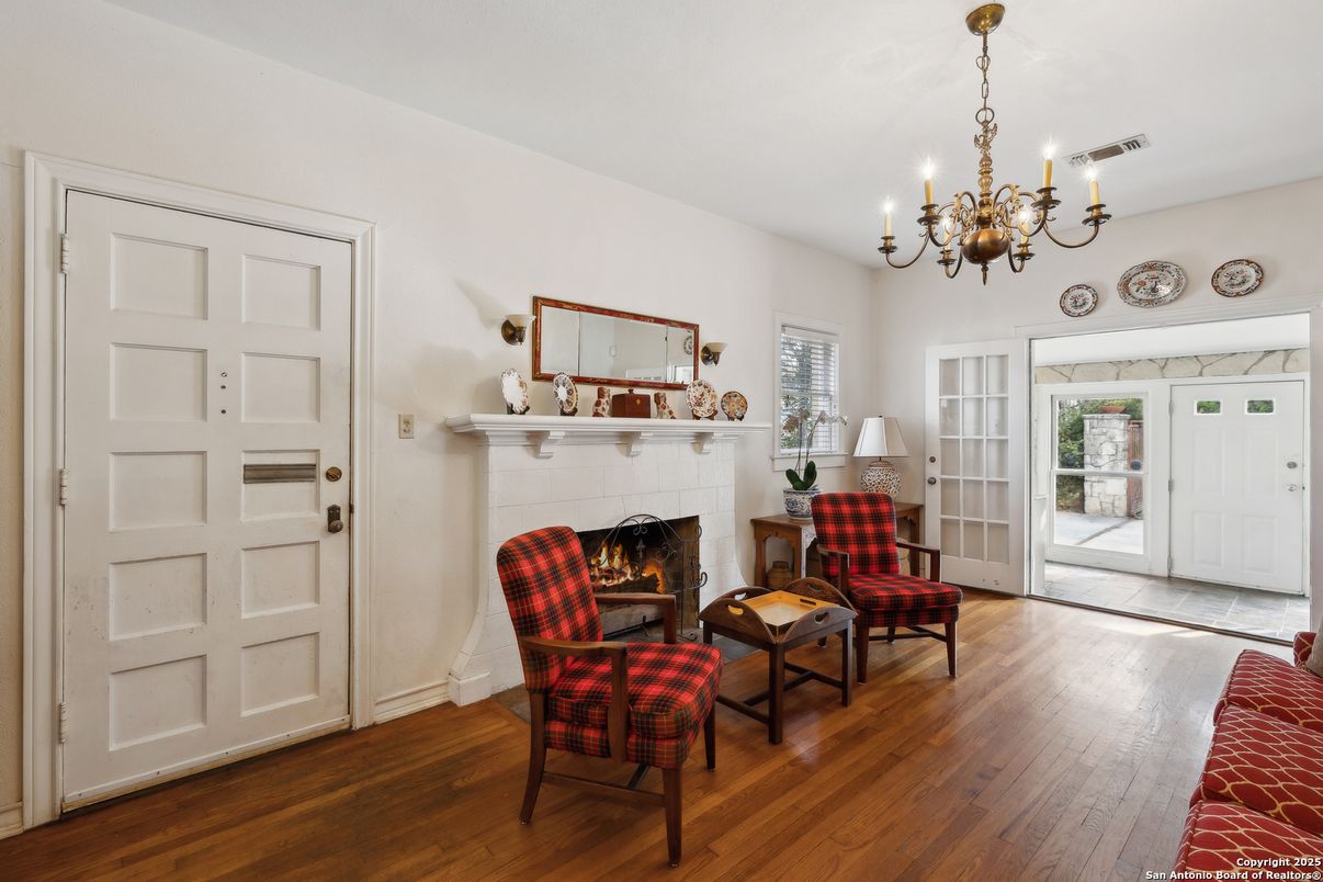 Chandelier, Fireplace, Interior, Wood Texture Flooring