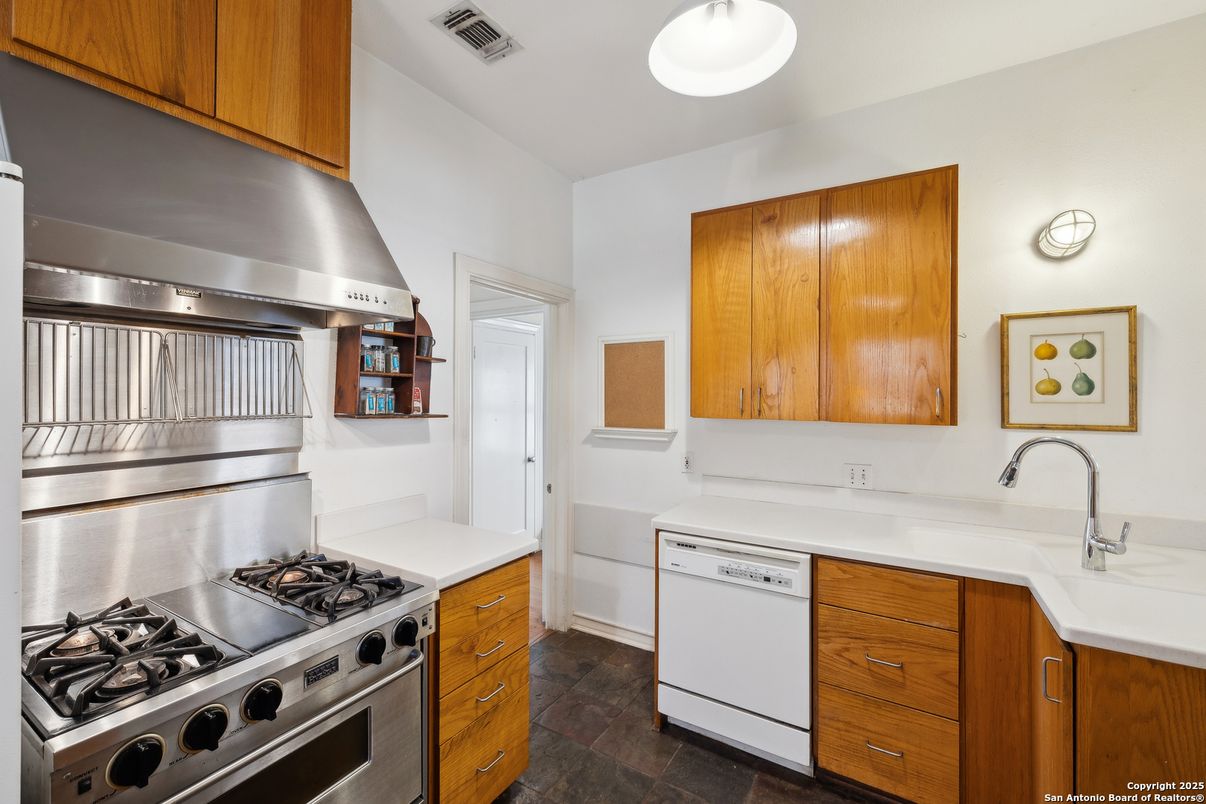 Interior, Kitchen, Pendant Lights, Stainless Steel Appliances