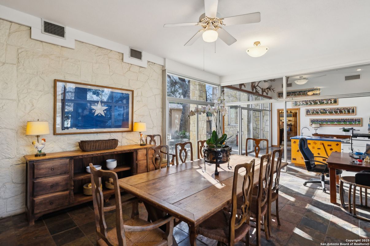 Dining room, Interior