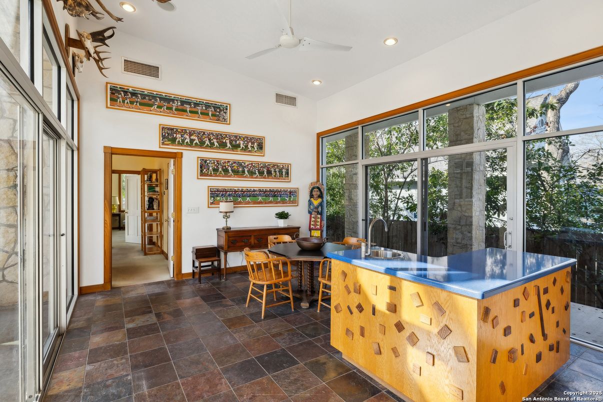 Dining room, Interior, Recessed Lighting