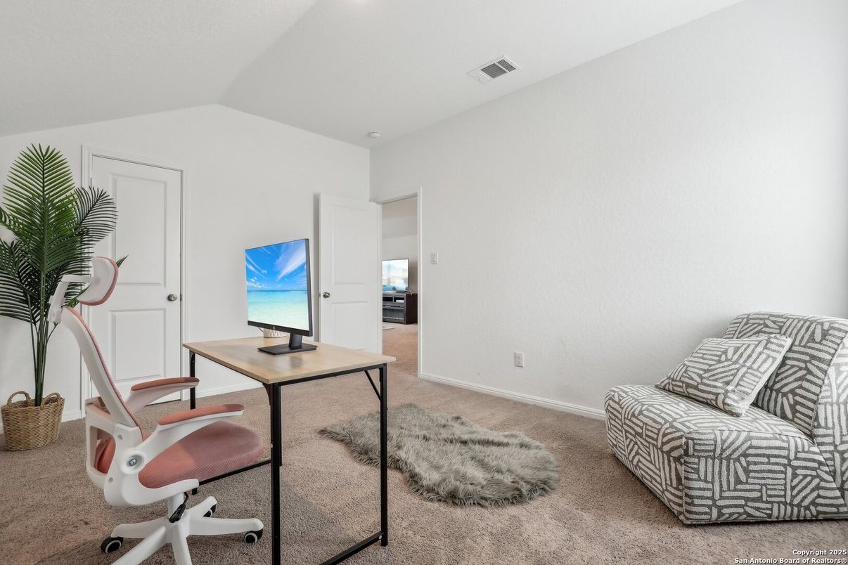 Home Office, Interior