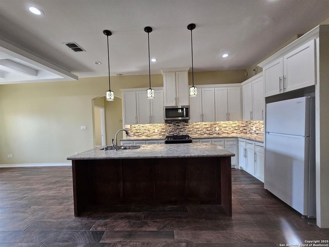 Interior, Kitchen, Pendant Lights, Recessed Lighting, Wood Texture Flooring