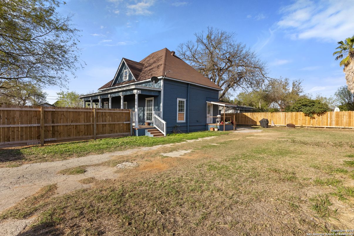 Backyard, Exterior