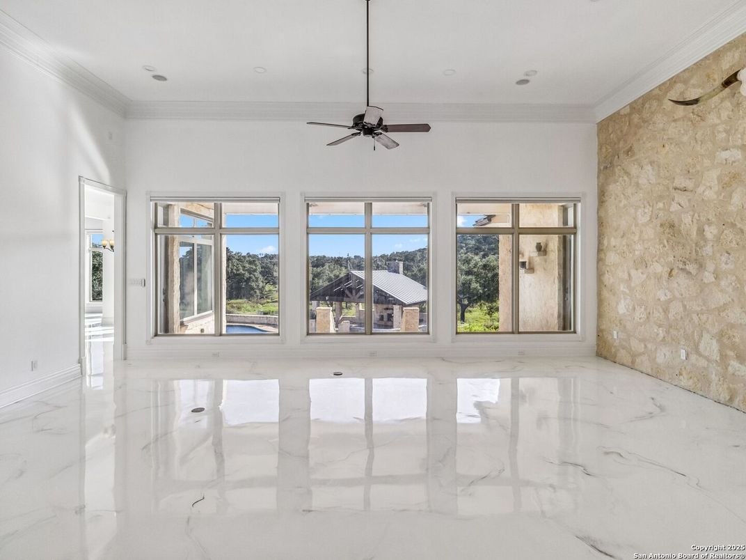 Empty room, Interior, Marble, Recessed Lighting