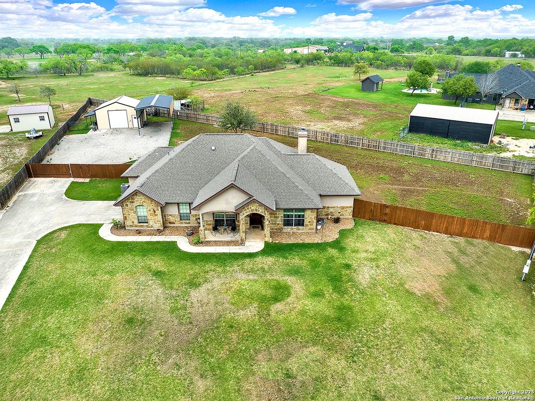 Exterior, Drone