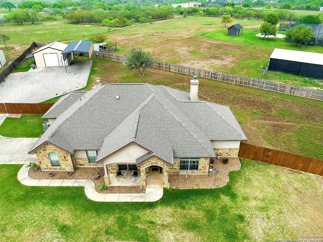 Exterior, Drone