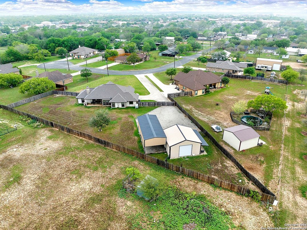 Exterior, Drone