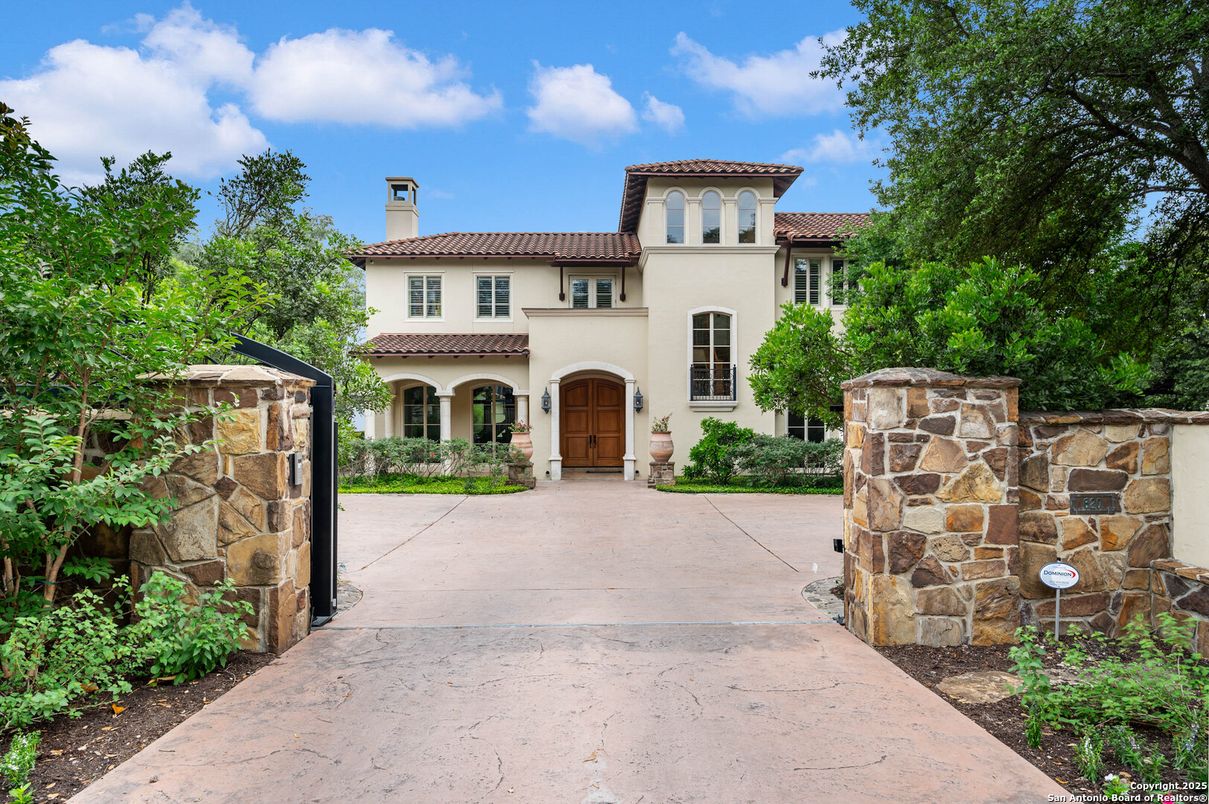 Backyard, Exterior, Facade, Mediterranean