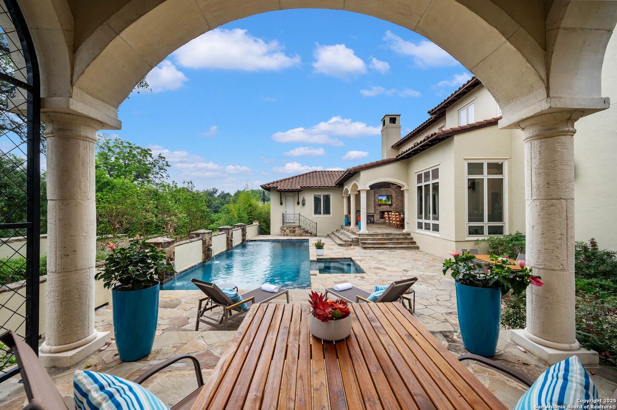 Exterior, Pool