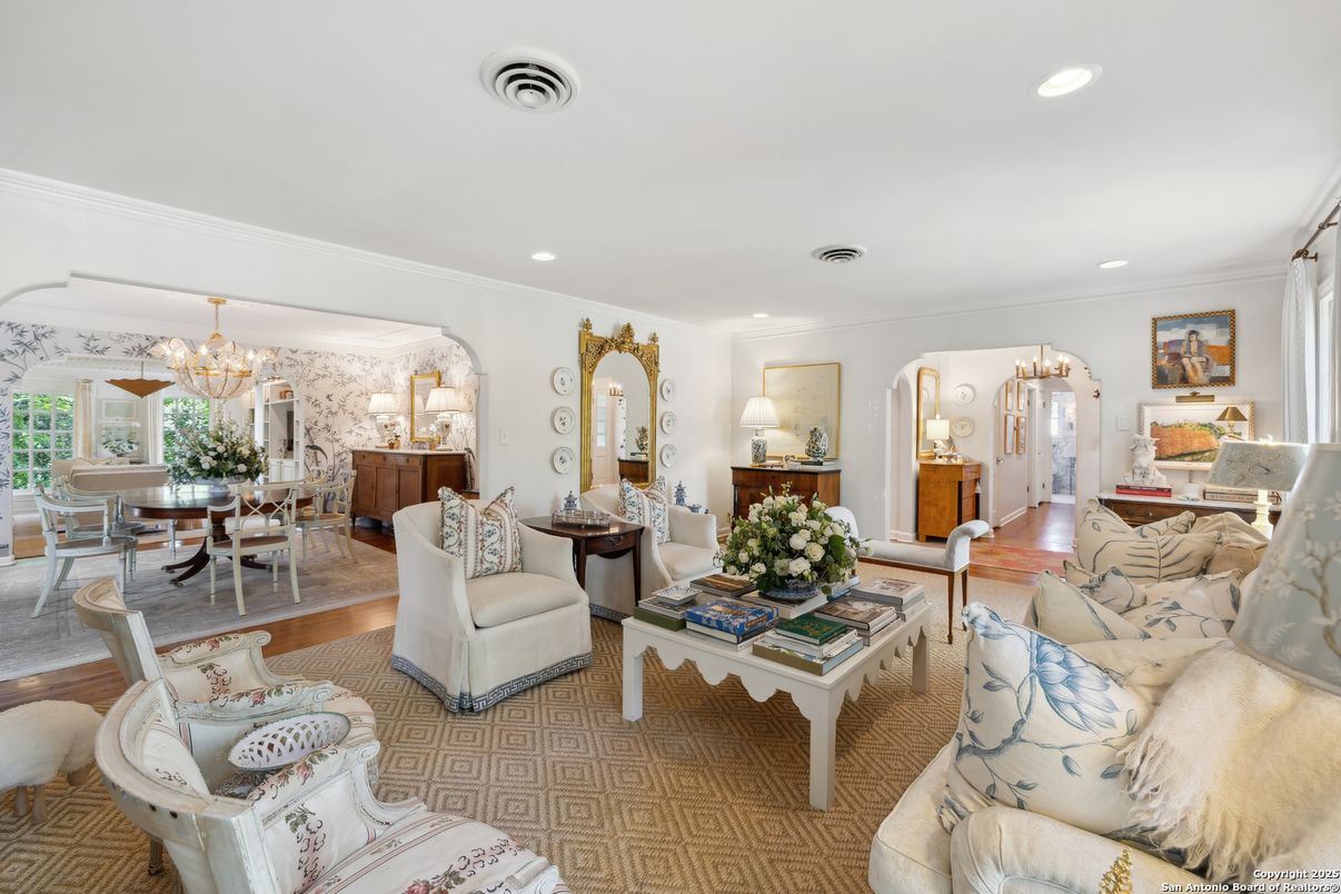 Chandelier, Dining room, Interior, Living room, Recessed Lighting, Wood Texture Flooring