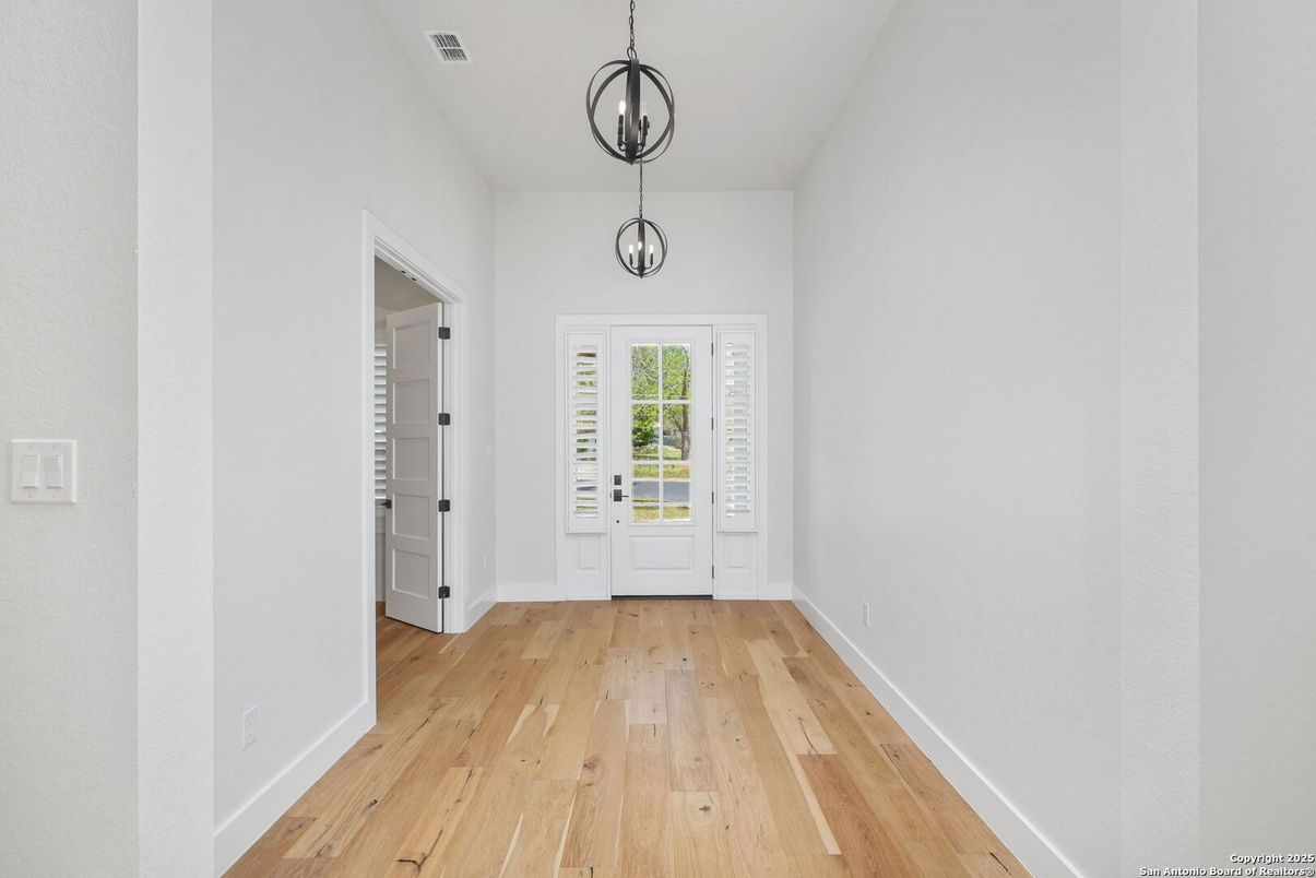 Interior, Pendant Lights, Wood Texture Flooring