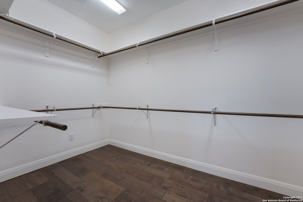 Interior, Walk-in Closets, Wood Texture Flooring
