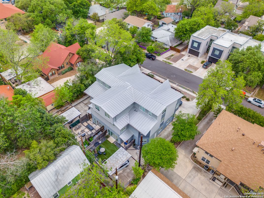 Exterior, Drone