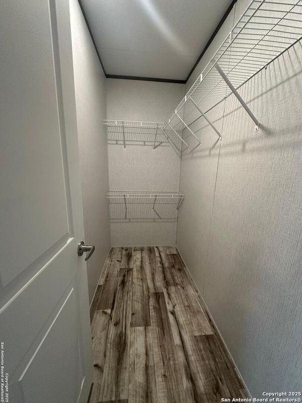 Interior, Walk-in Closets, Wood Texture Flooring
