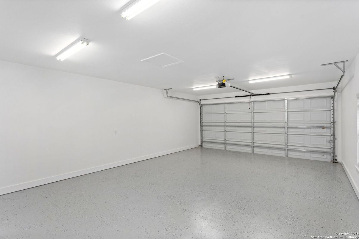 Garage, Interior