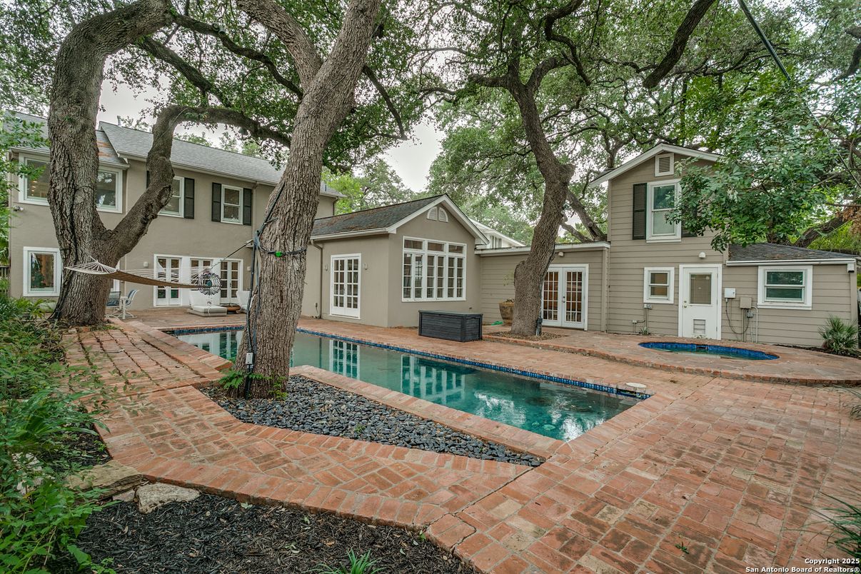Exterior, Pool