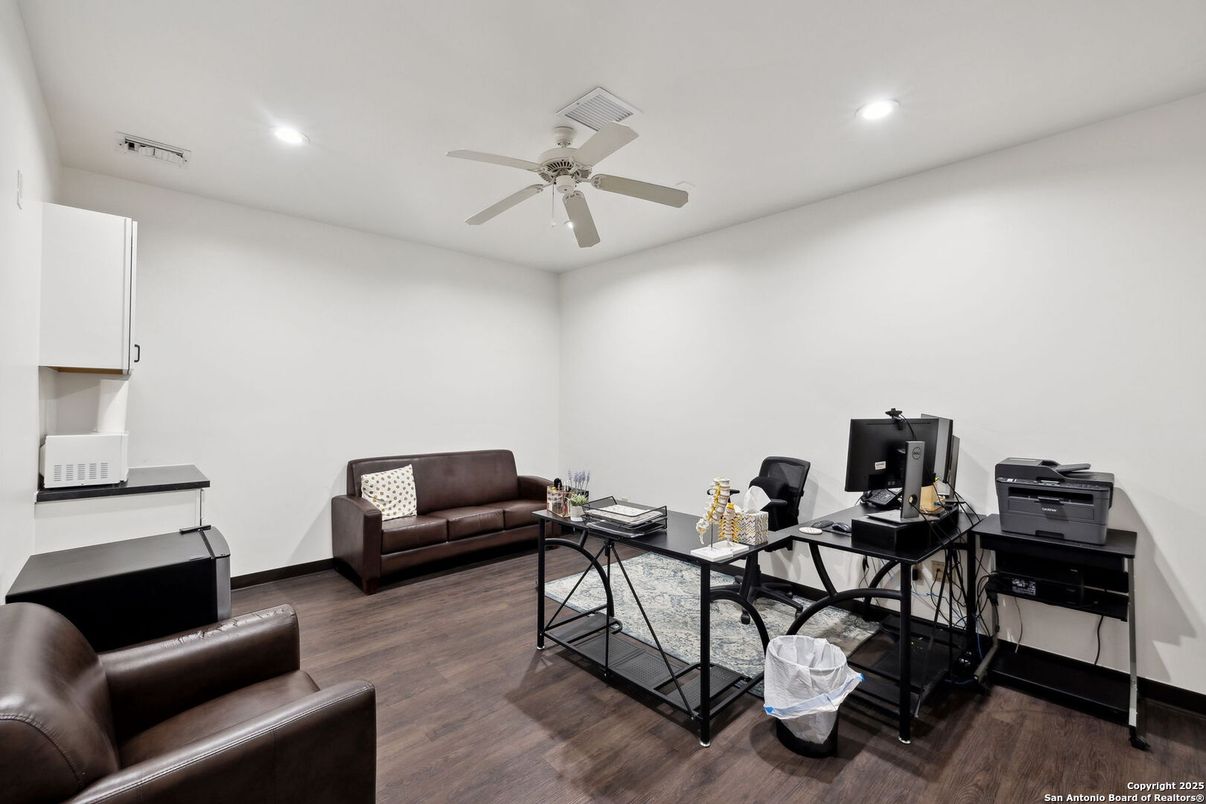 Home Office, Interior, Recessed Lighting, Wood Texture Flooring