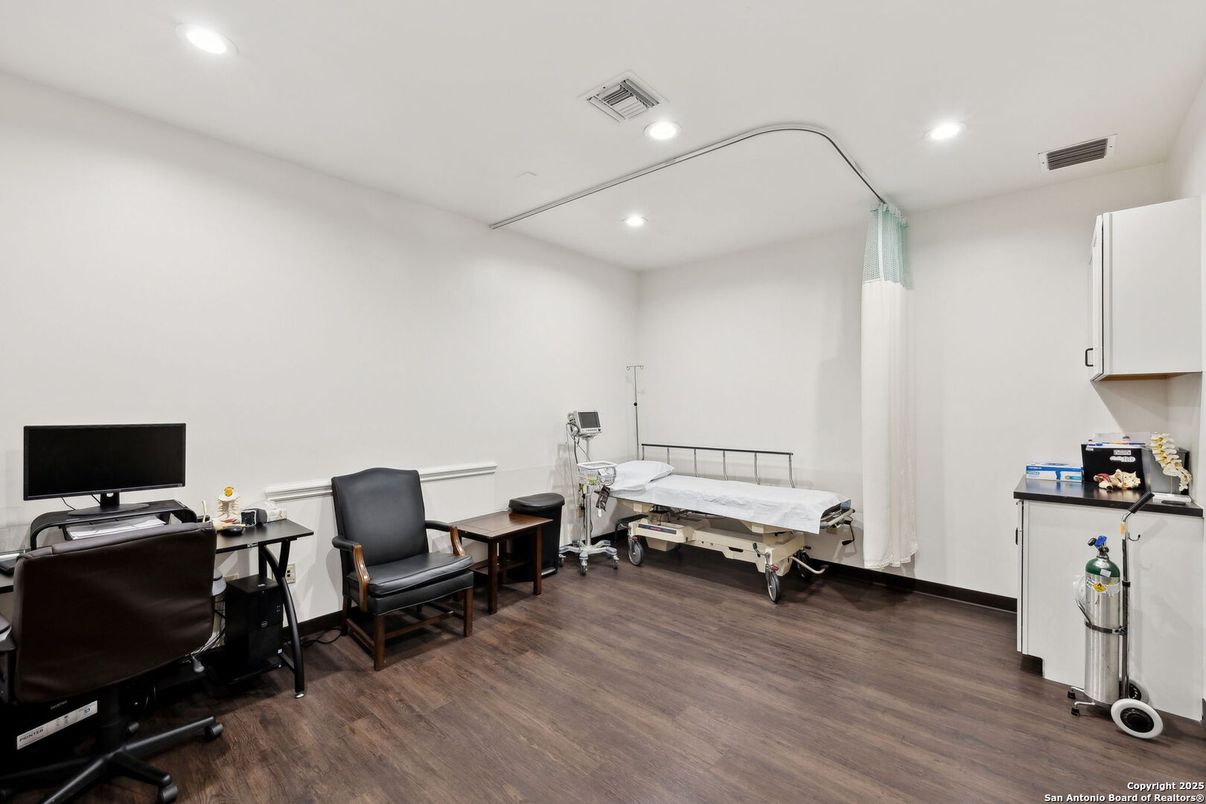 Bedroom, Home Office, Interior, Recessed Lighting, Wood Texture Flooring