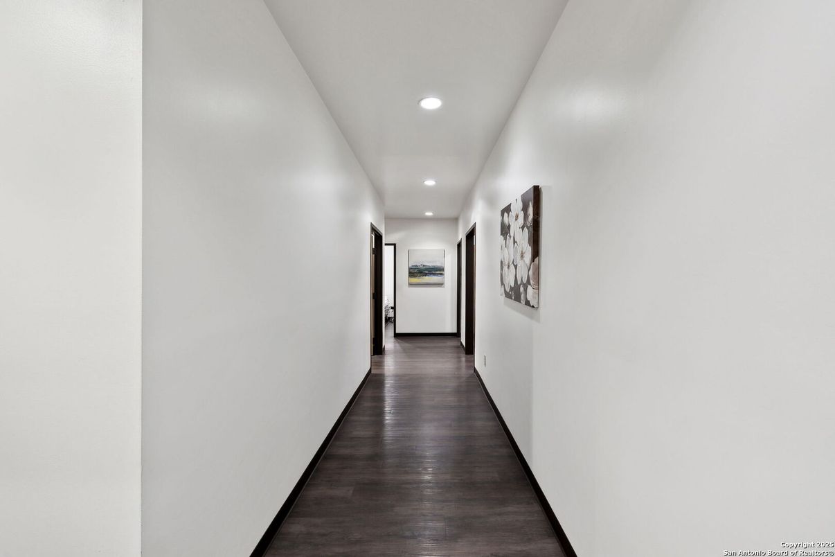 Interior, Recessed Lighting, Wood Texture Flooring