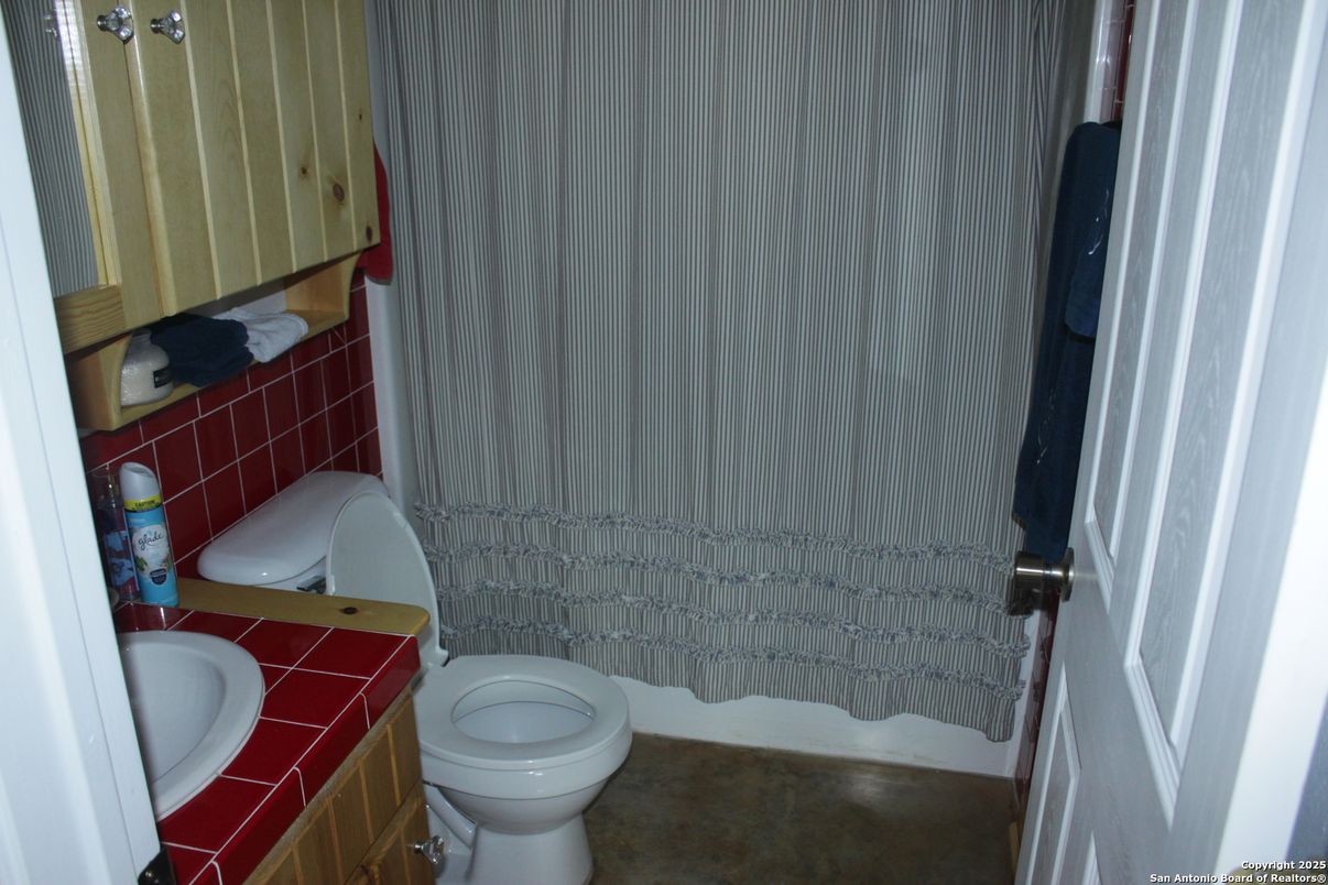 Bathroom, Interior, Tile Countertops