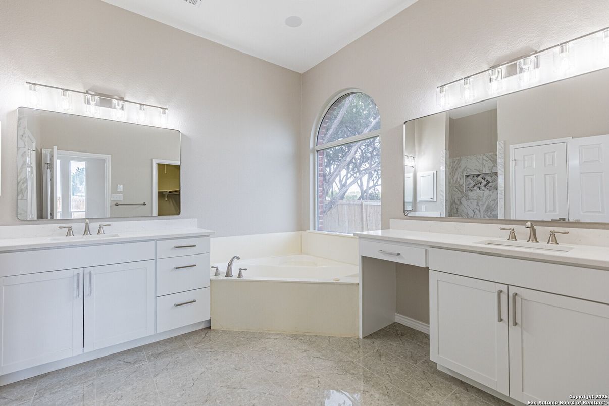 Bathroom, Dual Sink Vanities, Interior
