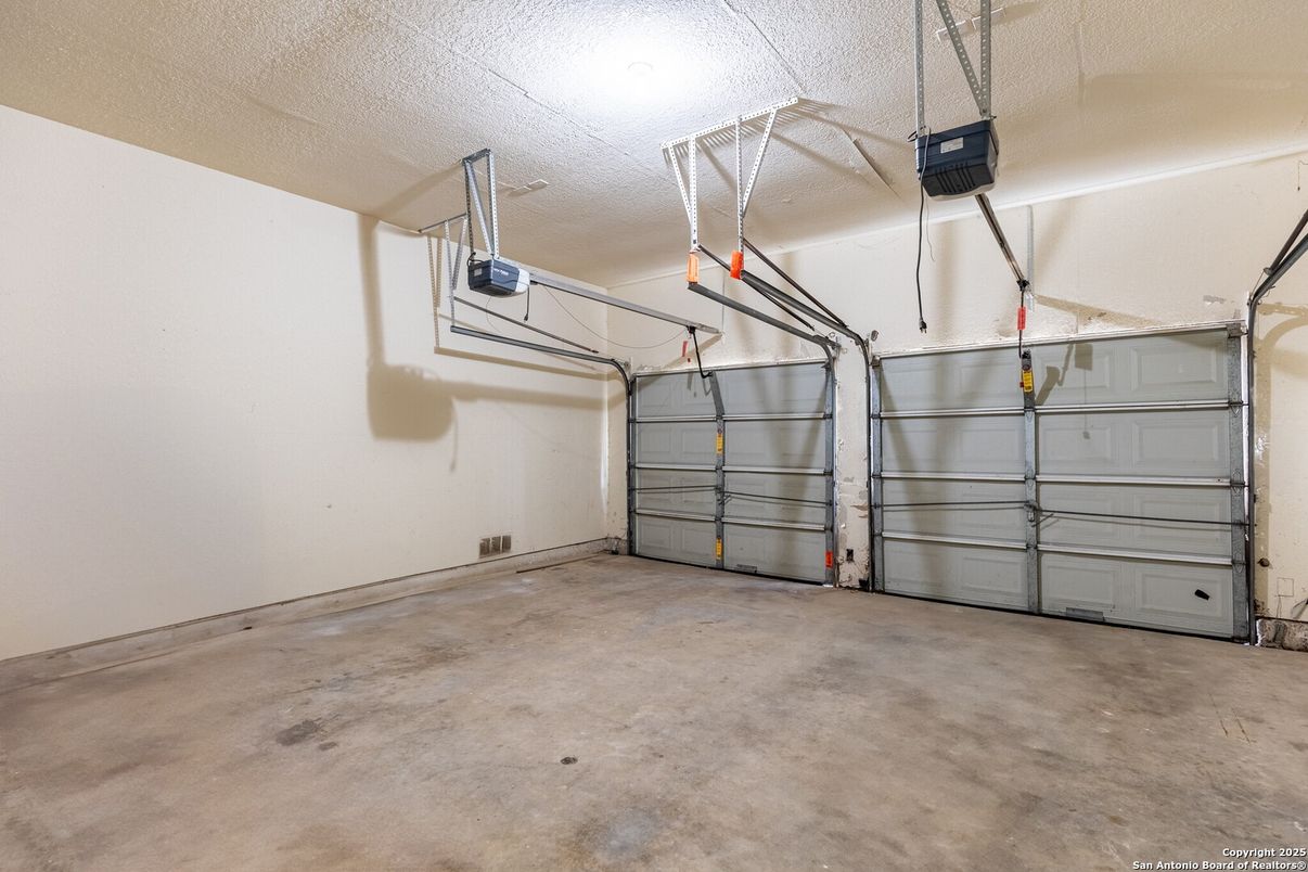 Garage, Interior