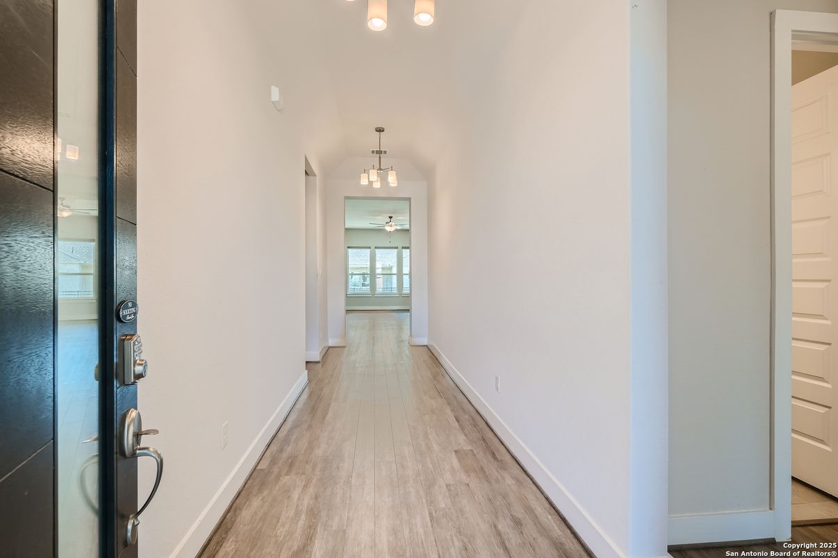 Interior, Pendant Lights, Wood Texture Flooring