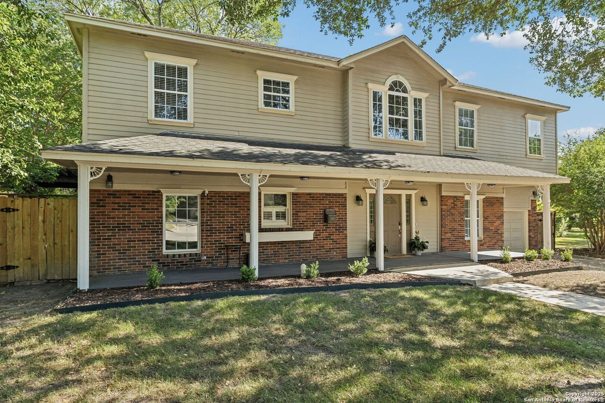 Attached, Exterior, Facade, Brick Facade, Farmhouse