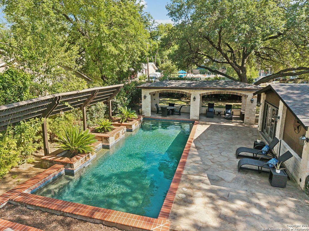 Exterior, Pool