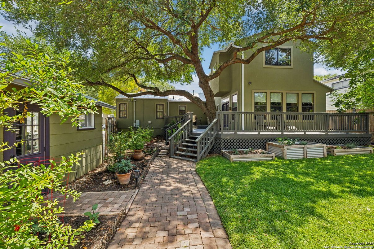 Backyard, Exterior