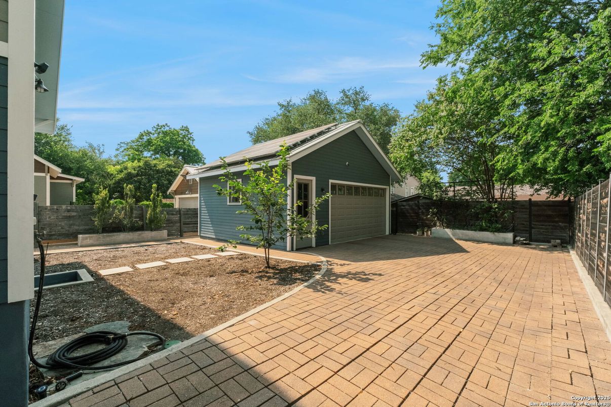 Backyard, Exterior