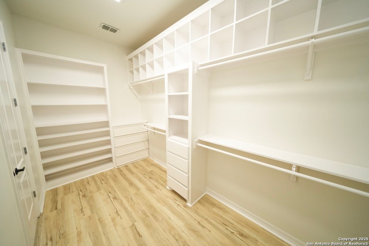 Interior, Walk-in Closets, Wood Texture Flooring