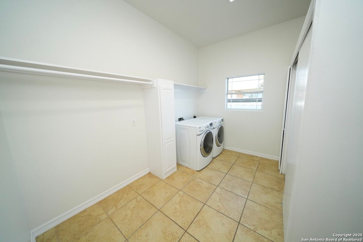 Interior, Washer