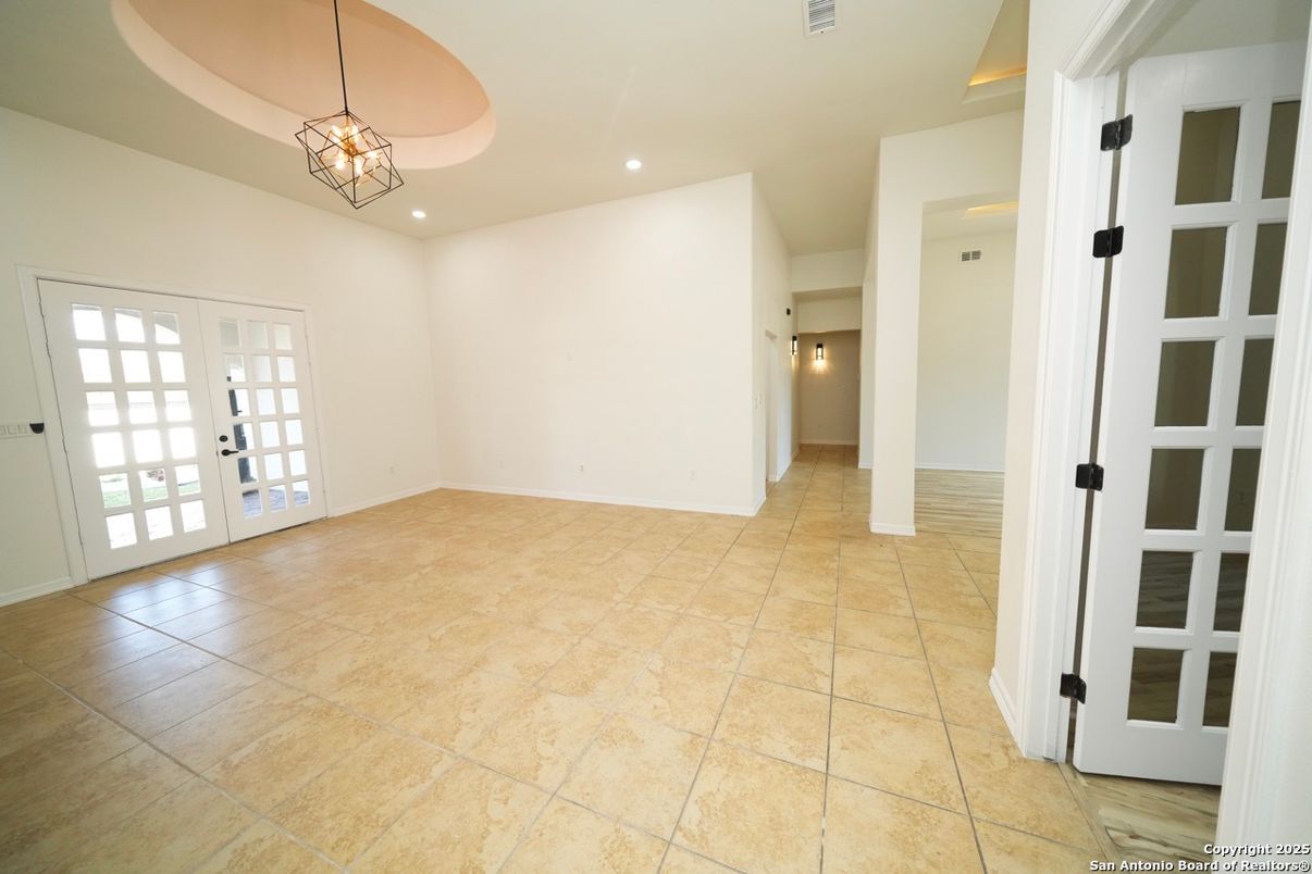 Empty room, Interior, Pendant Lights, Recessed Lighting